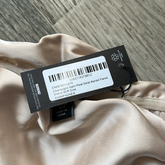 Pretty little thing Champagne pleat detail Bardot flared sleeve shift dress 4‎ - Picture 6 of 16